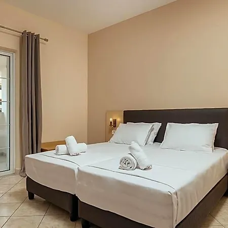 Yakinthos Hotel