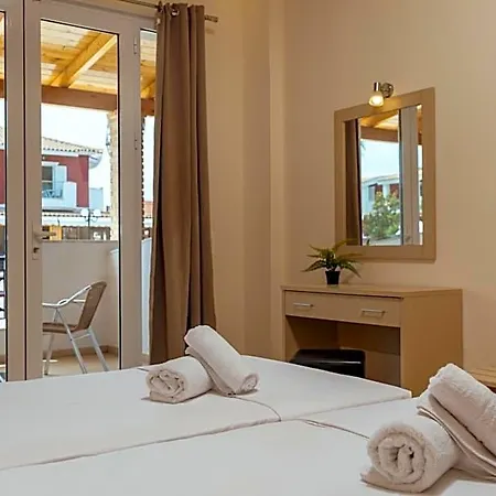 Yakinthos Hotel
