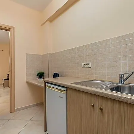 Hotel Yakinthos